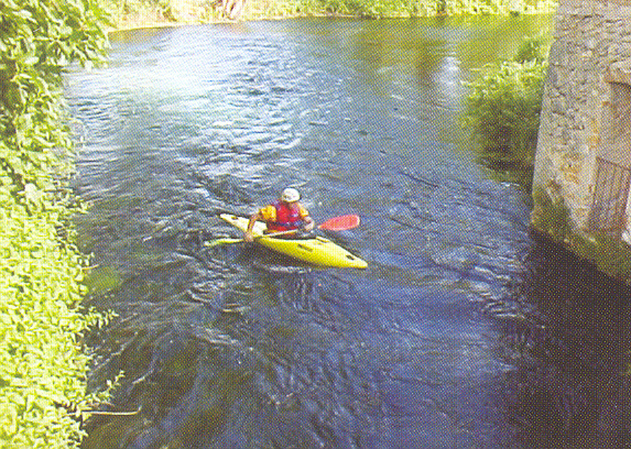 Canoa nel fiume Tirino