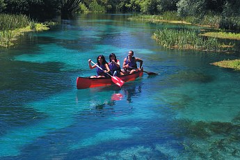 http://www.agriturismolafonte.net/Sport/canoa14.jpg